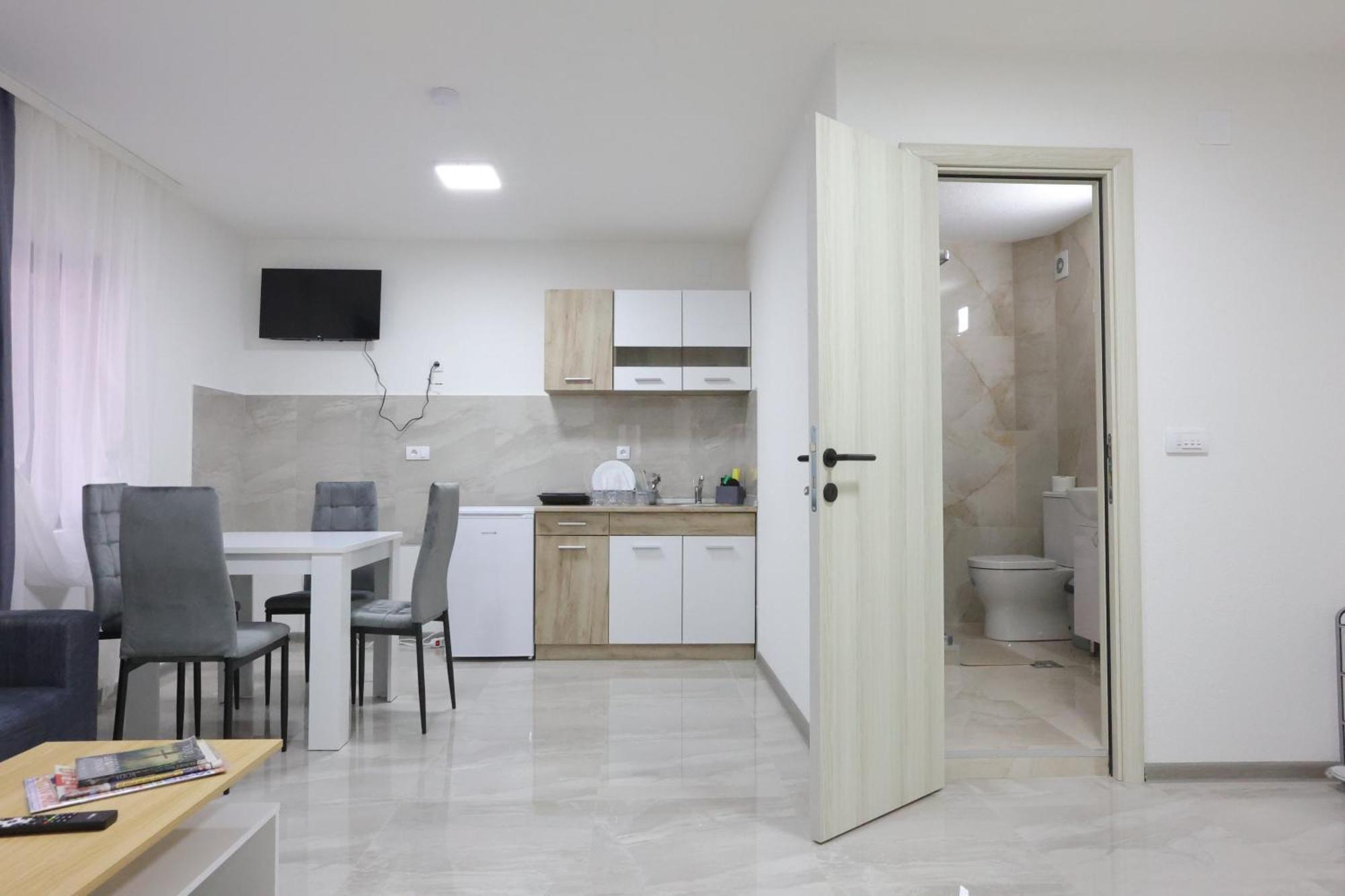 Ivan'S Guesthouse Paraćin Kültér fotó